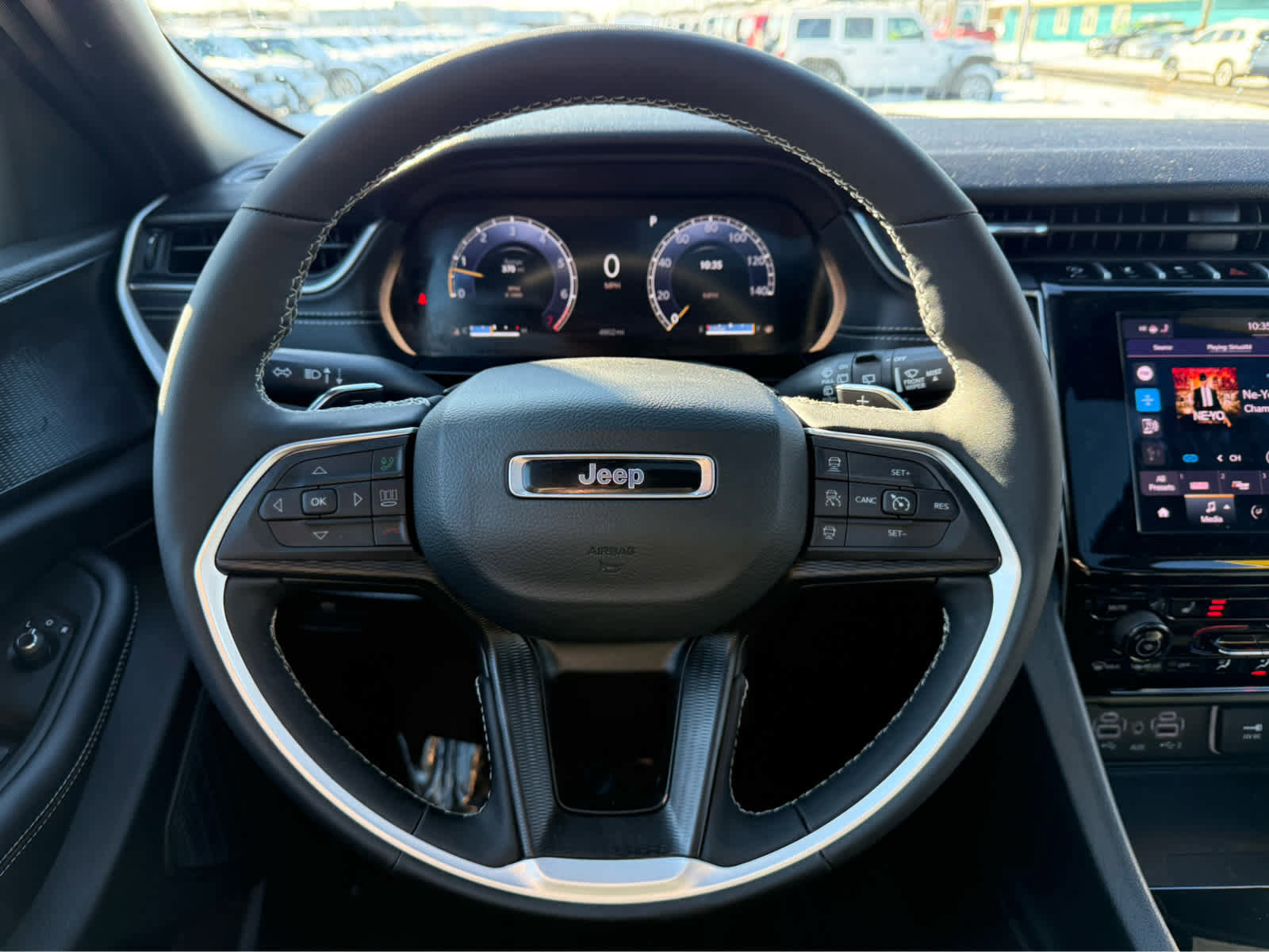 Used 2025 Jeep Grand Cherokee Altitude image 15