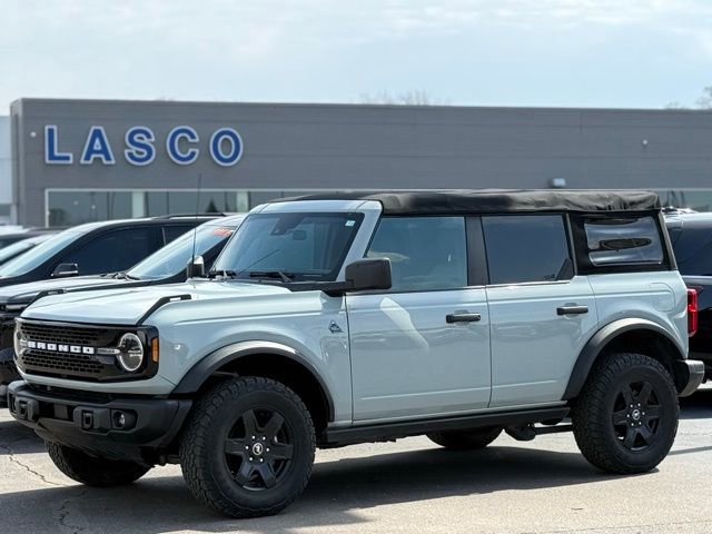 Used 2022 Ford Bronco Black Diamond image 1