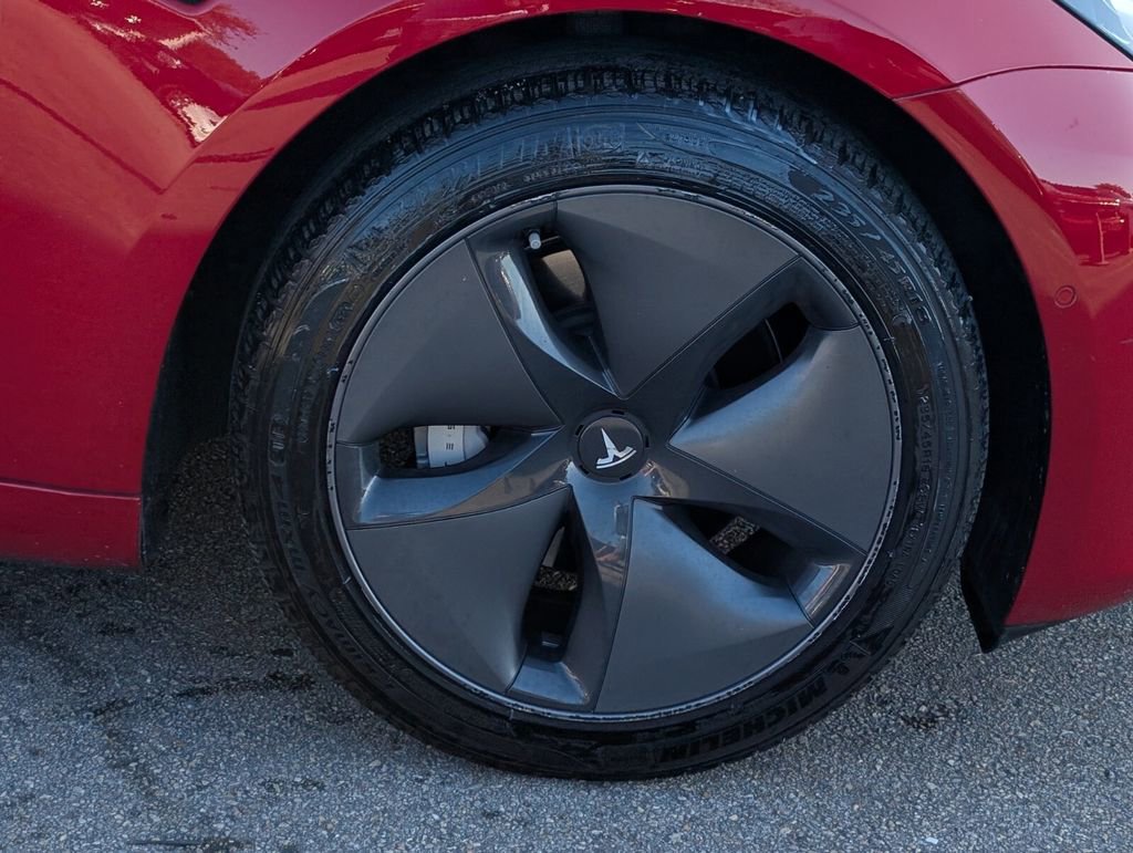 Used 2021 Tesla Model 3 Standard Range Plus RWD image 9