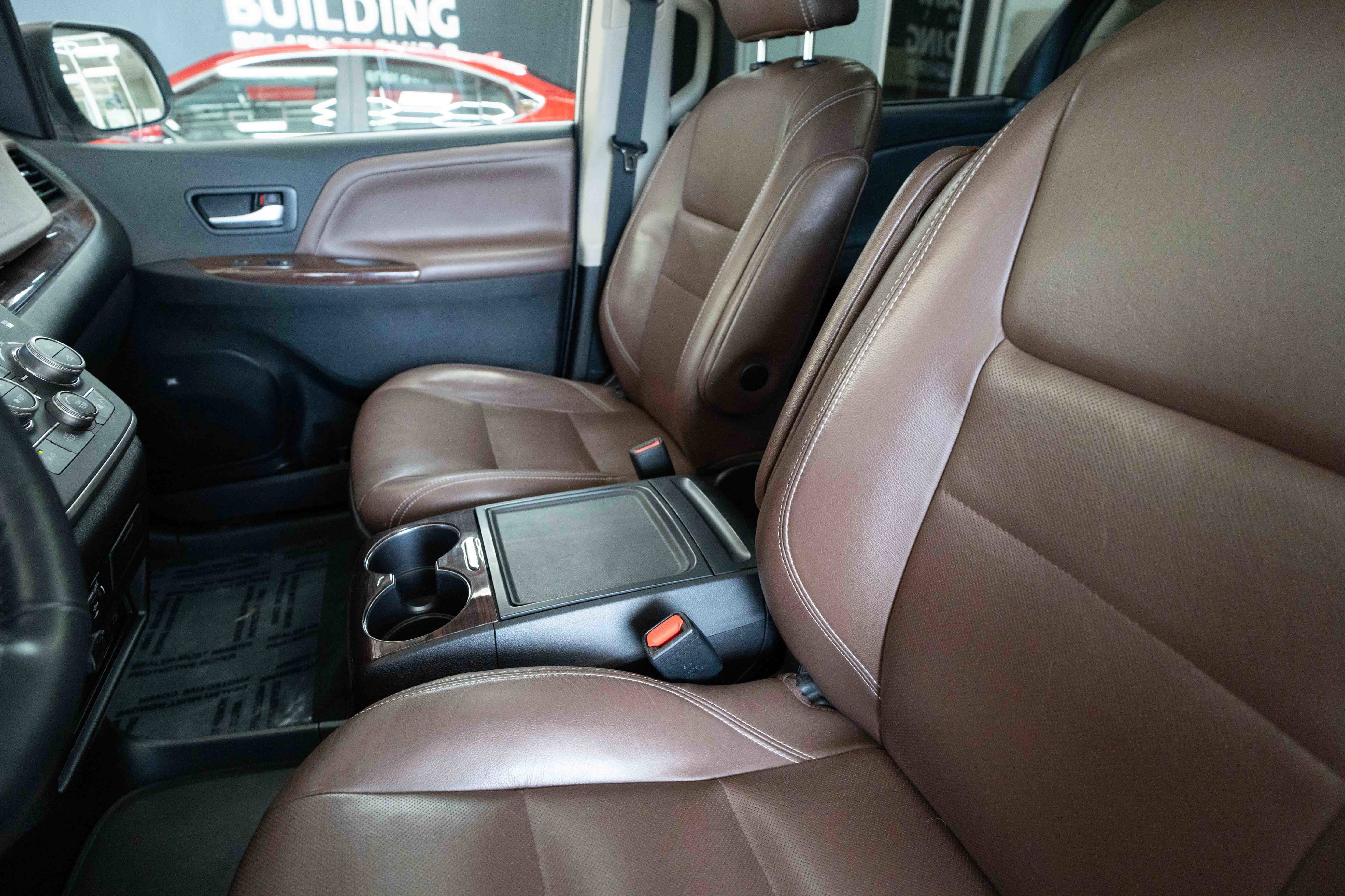 Used 2020 Toyota Sienna Limited Premium AWD/4WD image 10