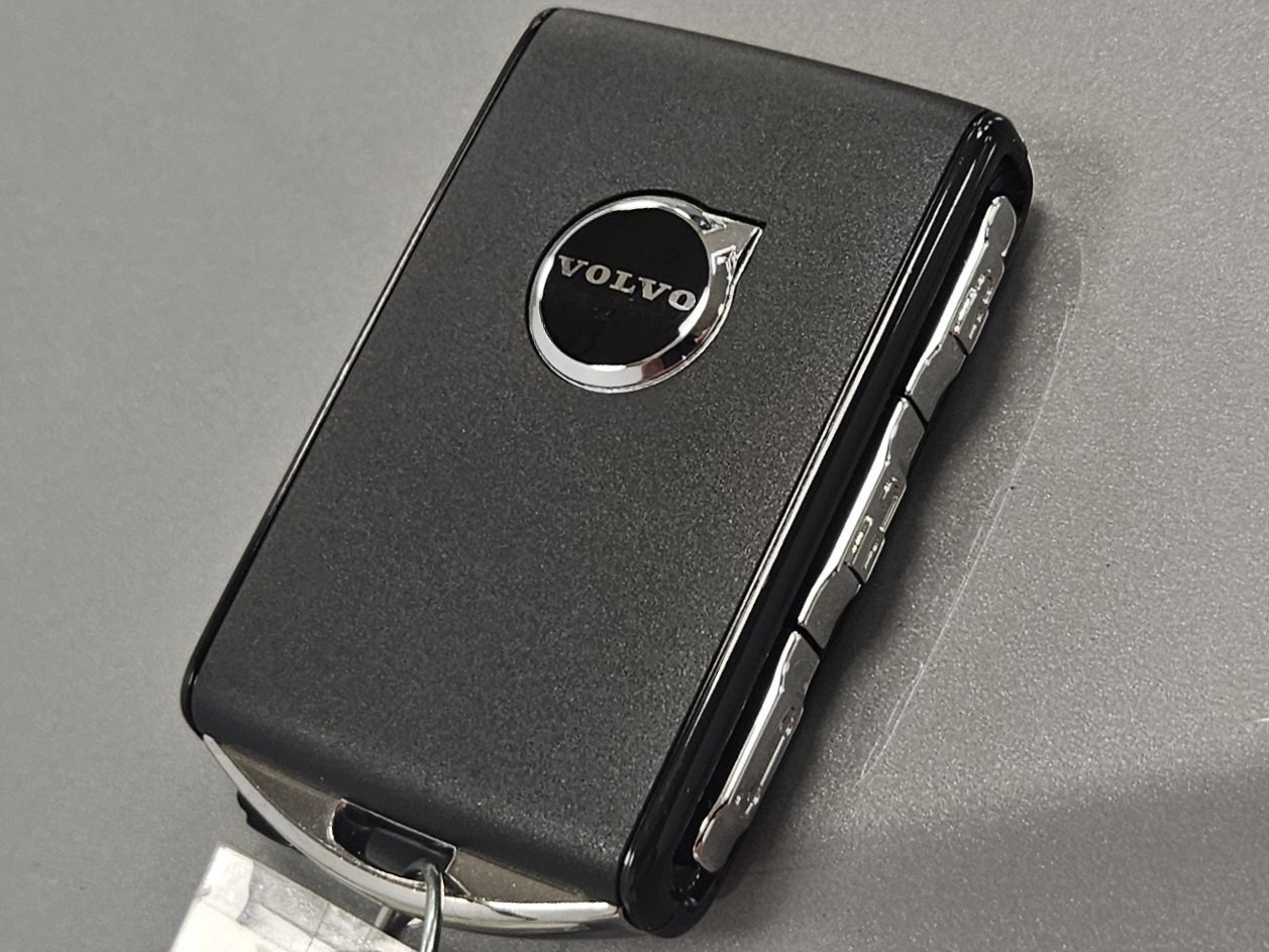 New 2026 Volvo XC60 T8 Plus w/ Protection Package Premier image 42