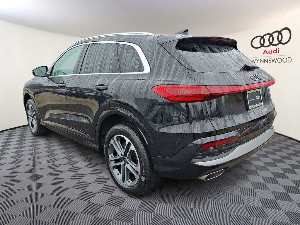 Certified 2025 Audi Q5 Premium w/ Convenience Package image 4