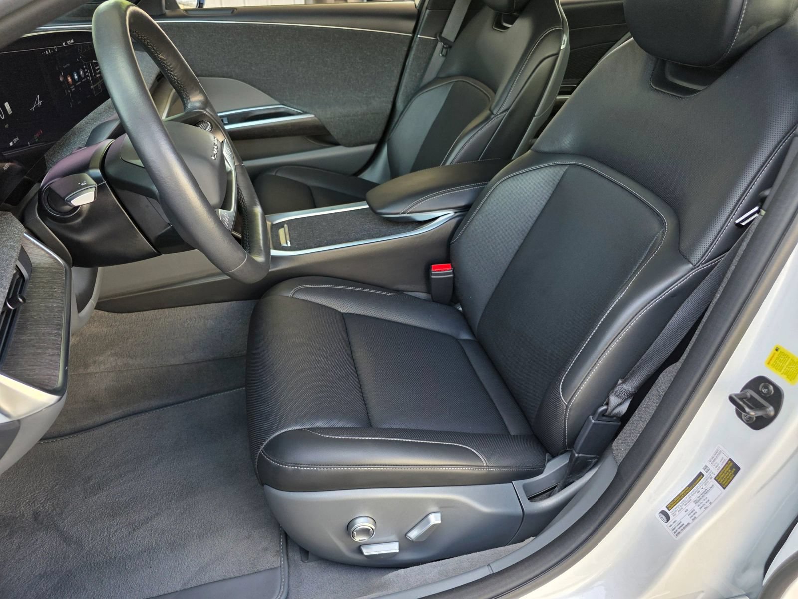 Used 2024 Lucid Air Touring AWD/4WD image 16