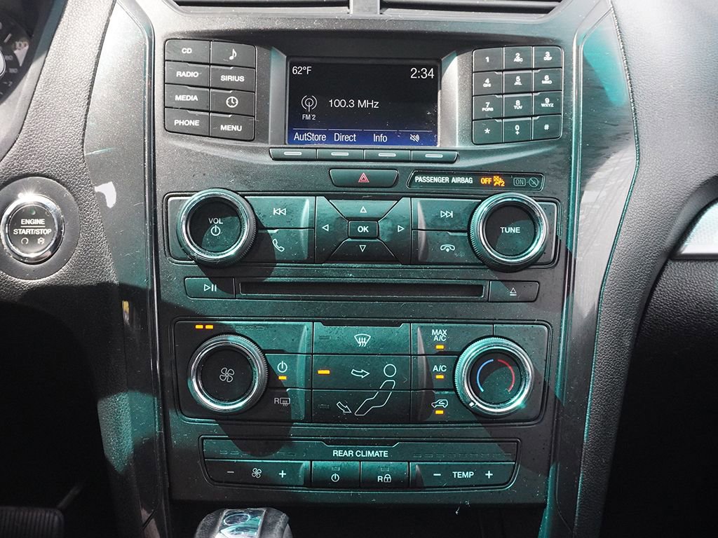 Used 2016 Ford Explorer XLT AWD/4WD image 46