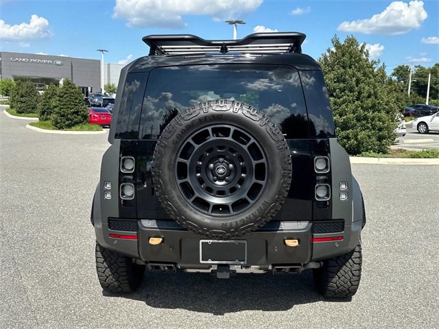 Used 2025 Land Rover Defender 110 image 5