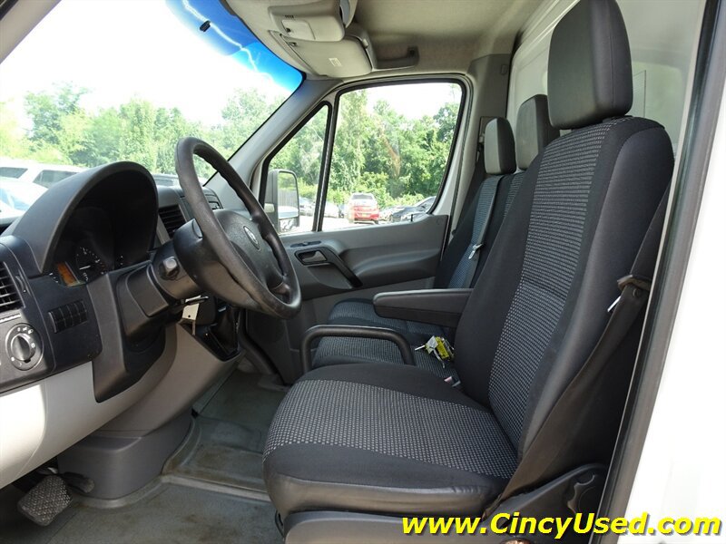 Used 2007 Dodge Sprinter 3500 RWD image 11