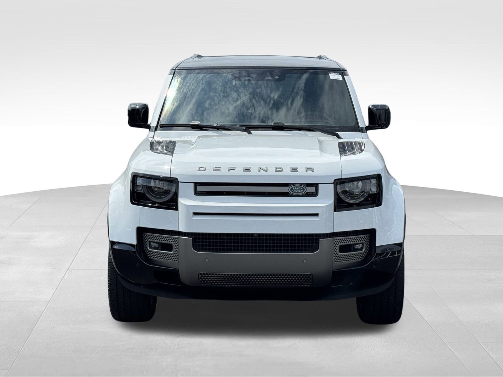 Used 2025 Land Rover Defender 110 X-Dynamic SE image 8