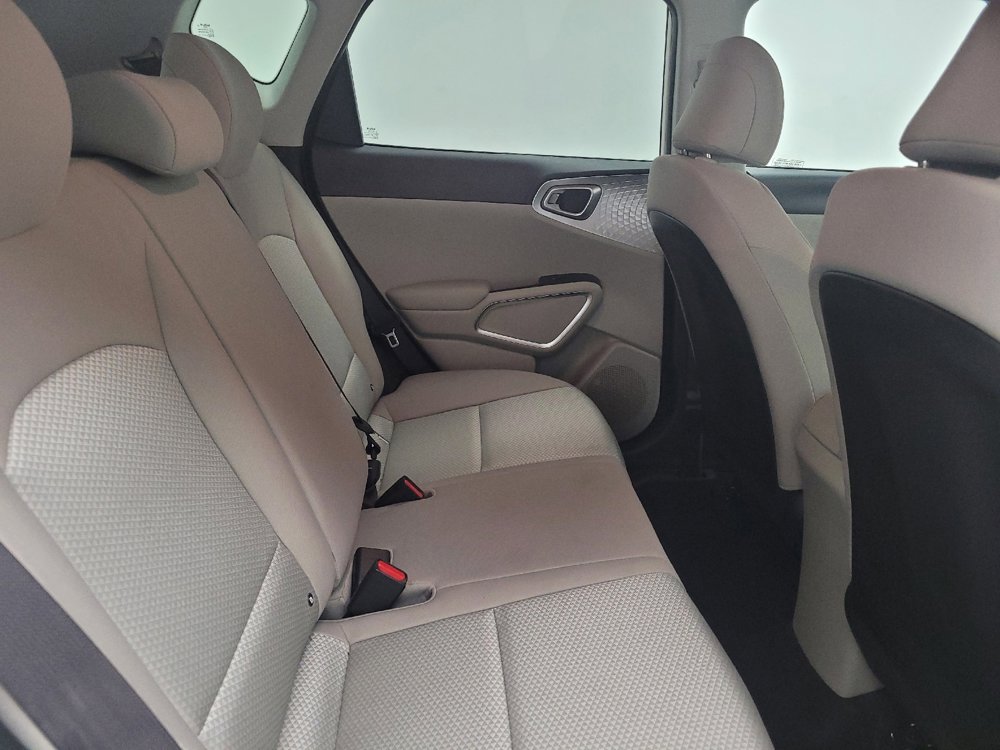 Used 2025 Kia Soul LX w/ LX Technology Package image 19
