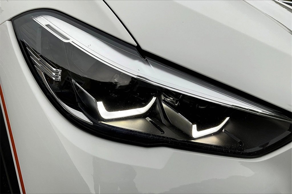 Used 2022 BMW X5 xDrive40i w/ Parking Assistance Package image 26