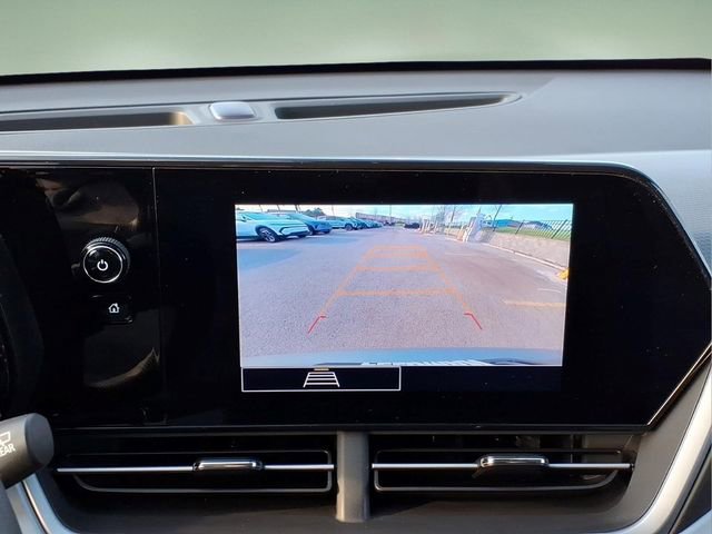 Used 2025 Chevrolet Trax LS w/ LS Convenience Package FWD image 19