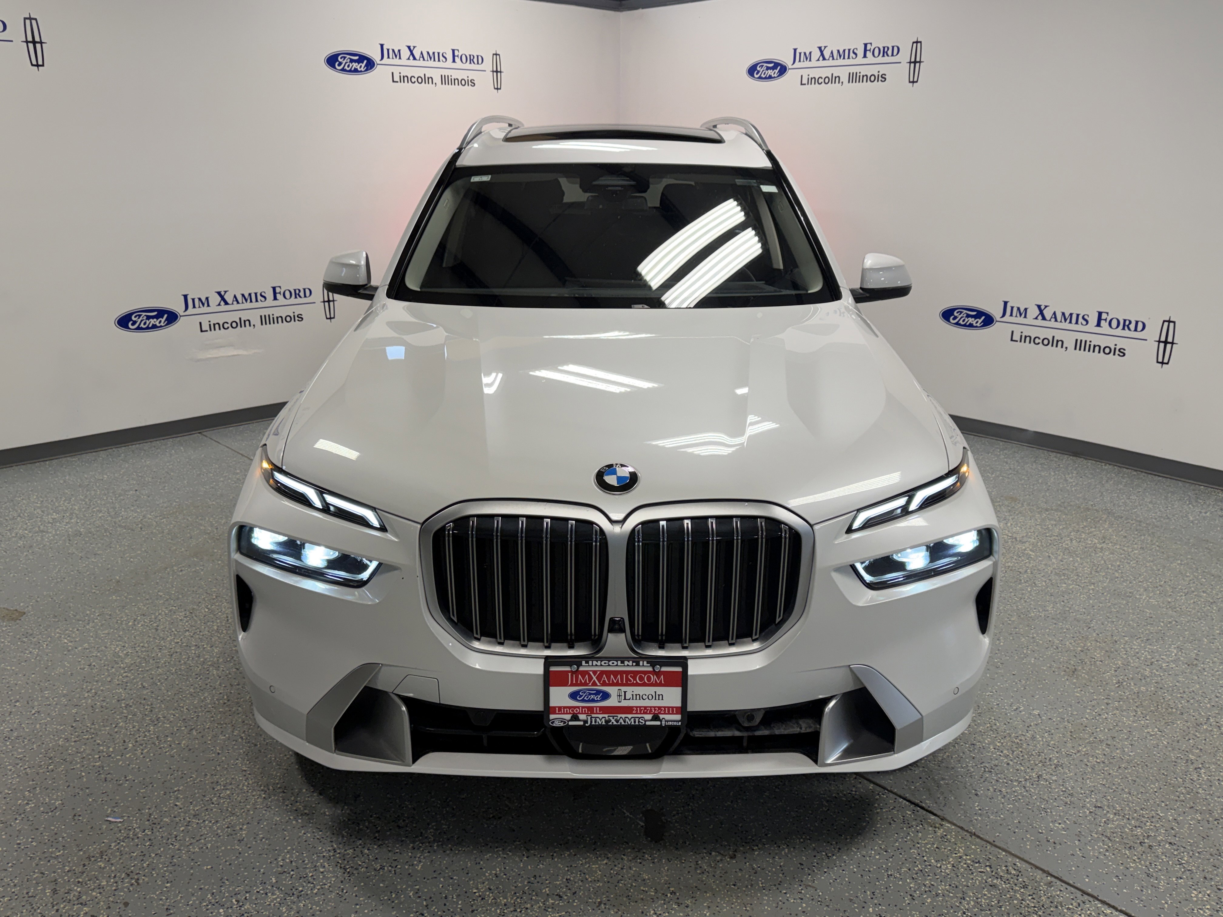 Used 2025 BMW X7 xDrive40i w/ Premium Package AWD/4WD image 2