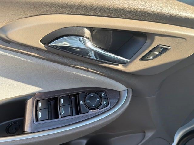 Used 2020 Chevrolet Malibu LS FWD image 12