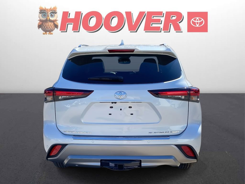 Used 2026 Toyota Highlander Limited image 3