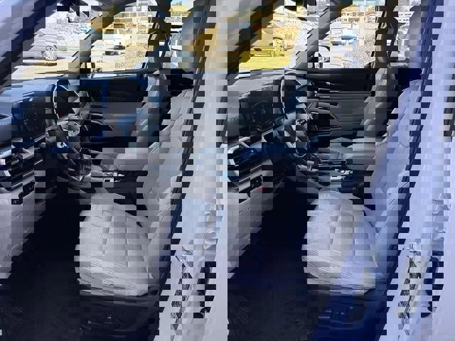 Used 2023 Kia Telluride EX w/ EX Captain's Chair Package image 9