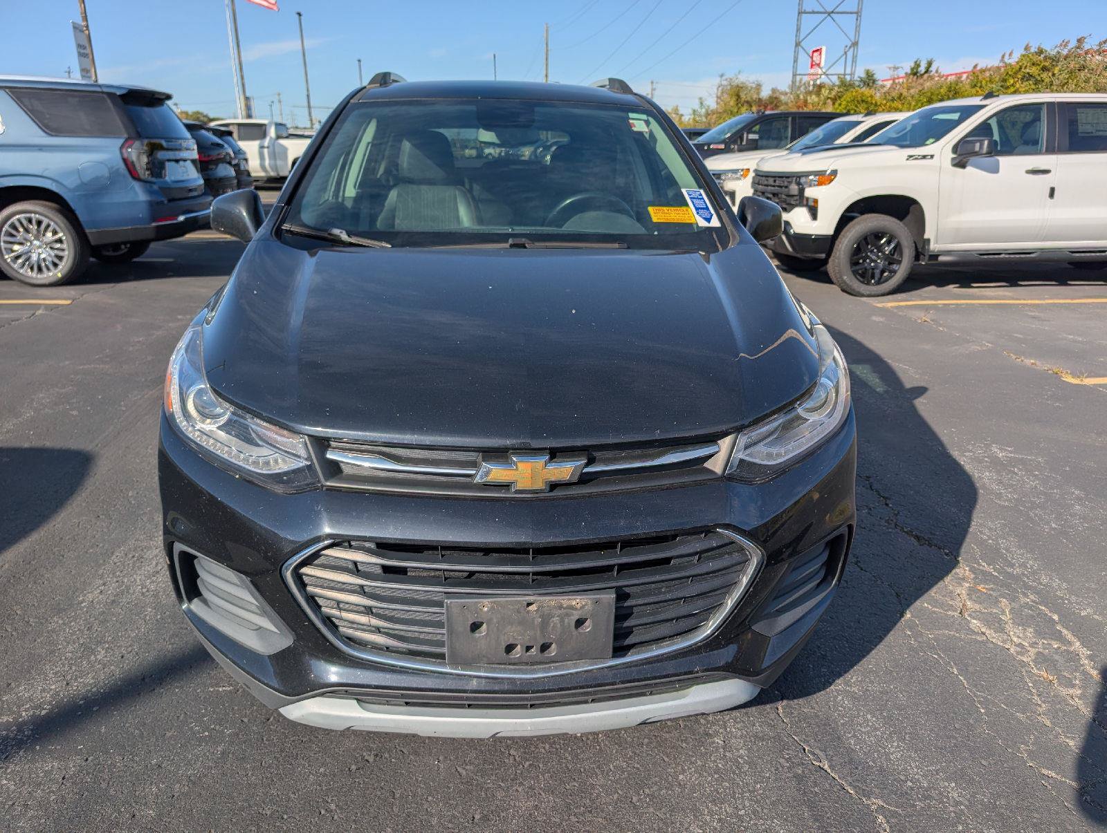 Used 2019 Chevrolet Trax LT w/ LT Convenience Package AWD/4WD image 2