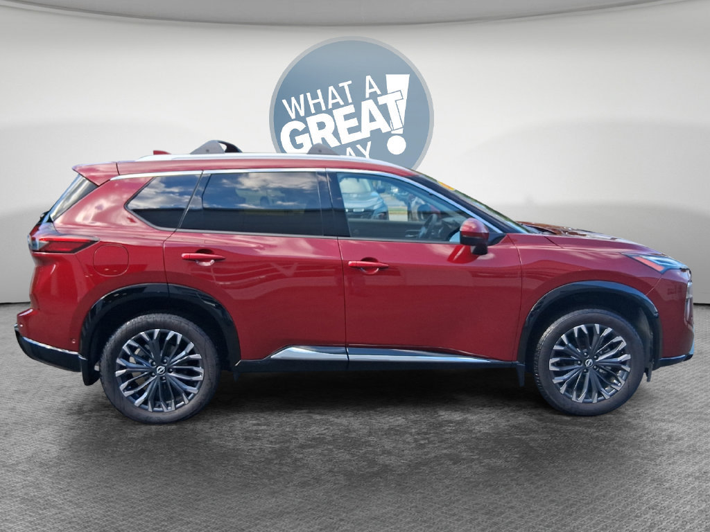 Used 2025 Nissan Rogue Platinum w/ Platinum Premium Package FWD image 2