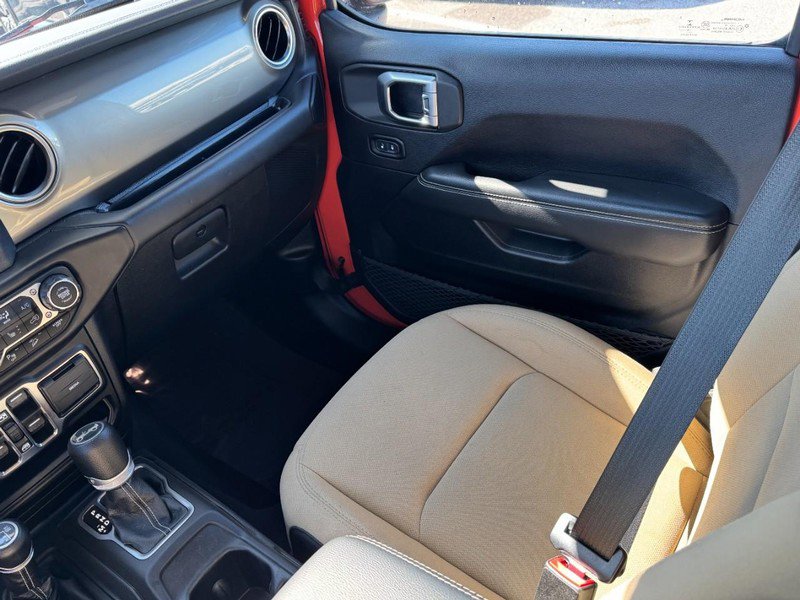 Used 2020 Jeep Wrangler Unlimited Sahara image 11