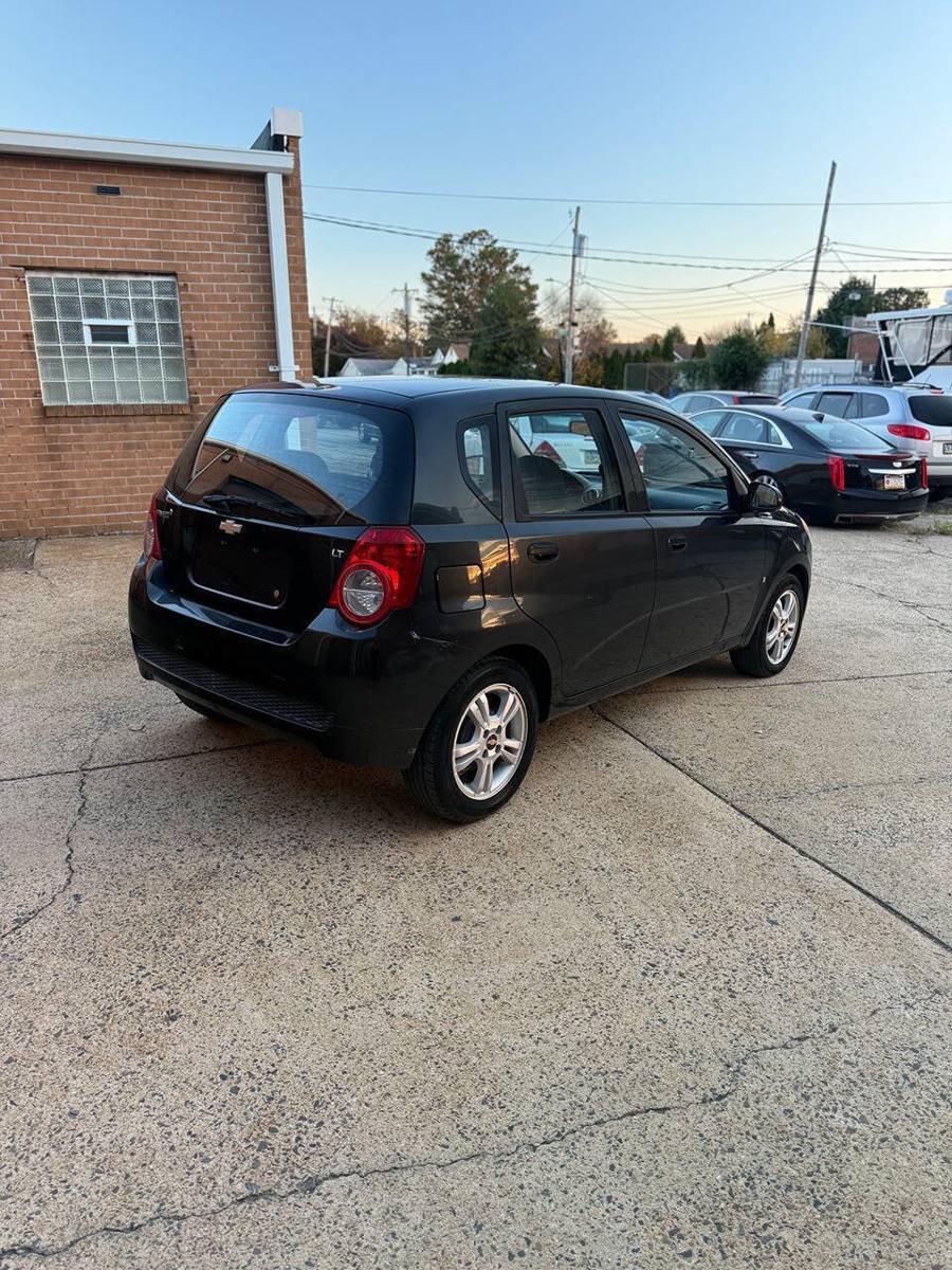 Used 2009 Chevrolet Aveo5 LT FWD image 5