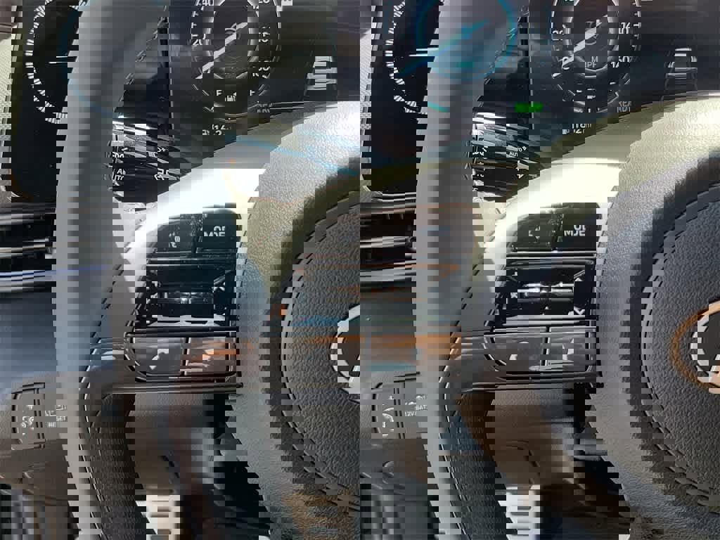 New 2025 Hyundai Elantra SEL image 22