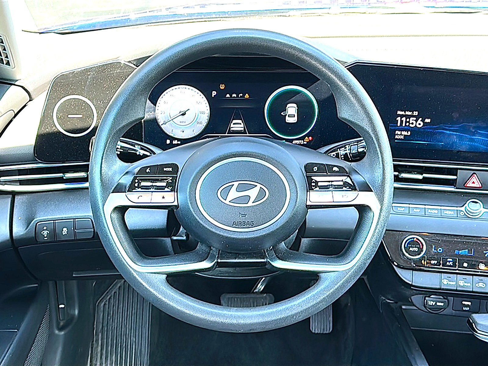 Used 2024 Hyundai Elantra SEL FWD image 27