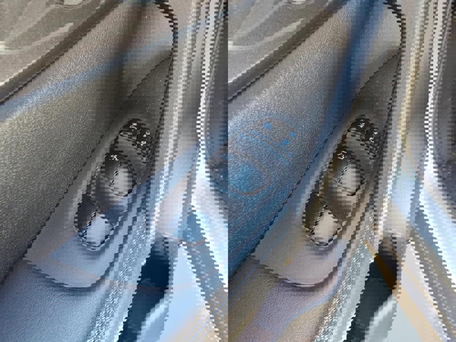 Used 2019 Nissan Rogue SV image 11