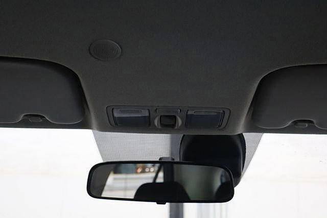 Used 2022 Hyundai Venue SEL FWD image 25