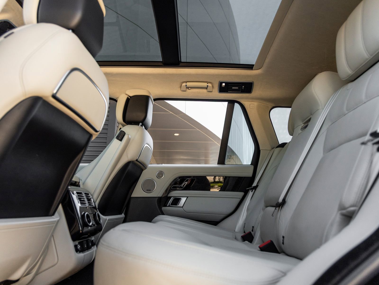 Used 2020 Land Rover Range Rover Autobiography image 34