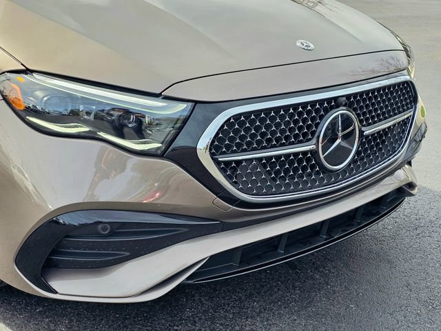 New 2026 Mercedes-Benz E 350 4MATIC Sedan image 3