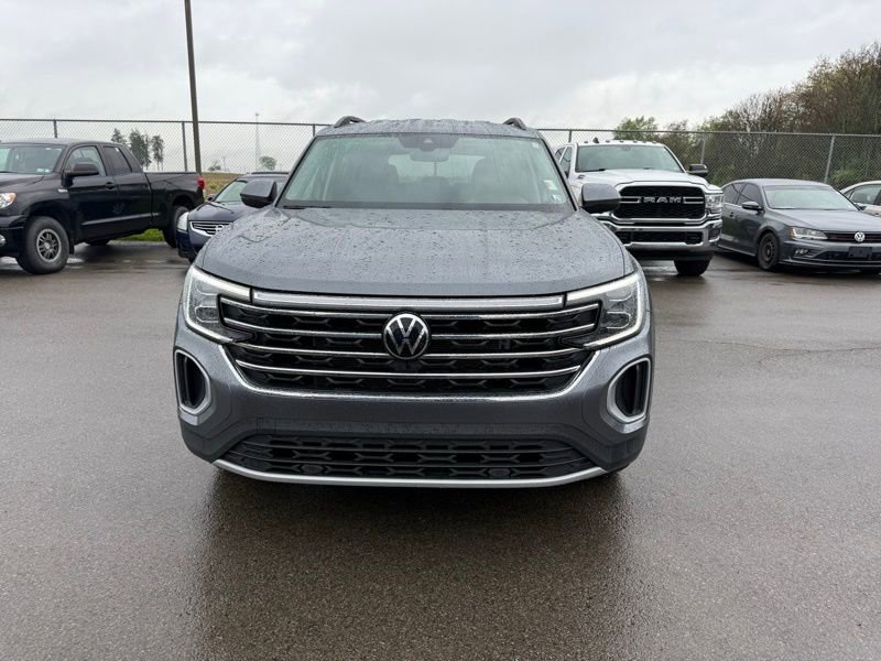 Used 2024 Volkswagen Atlas SE AWD/4WD image 2