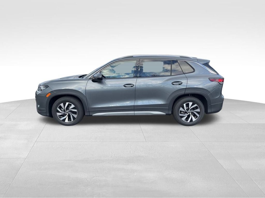 New 2026 Volkswagen Tiguan S FWD image 4