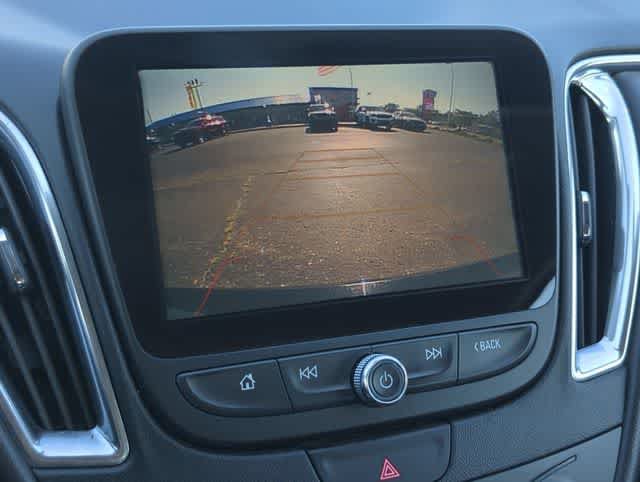 Used 2018 Chevrolet Malibu LT w/ Leather Package FWD image 27