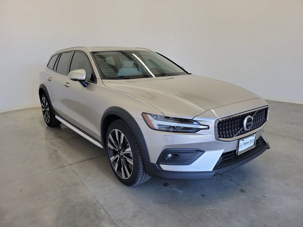 New 2026 Volvo V60 B5 Cross Country Ultra w/ Protection Package Premier AWD/4WD image 4