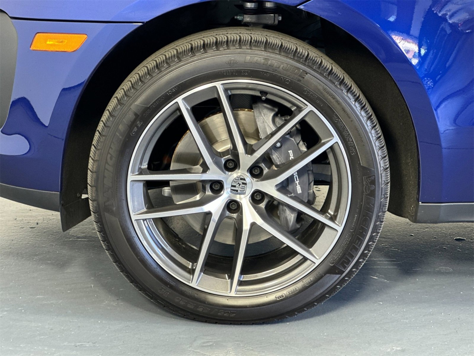 Used 2025 Porsche Macan image 32