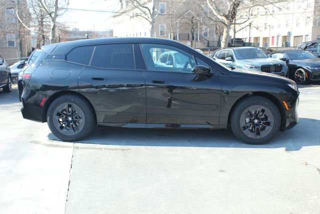 New 2026 BMW iX xDrive60 image 10