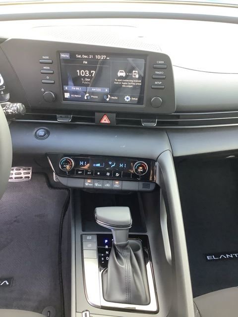 Certified 2025 Hyundai Elantra Sport image 34