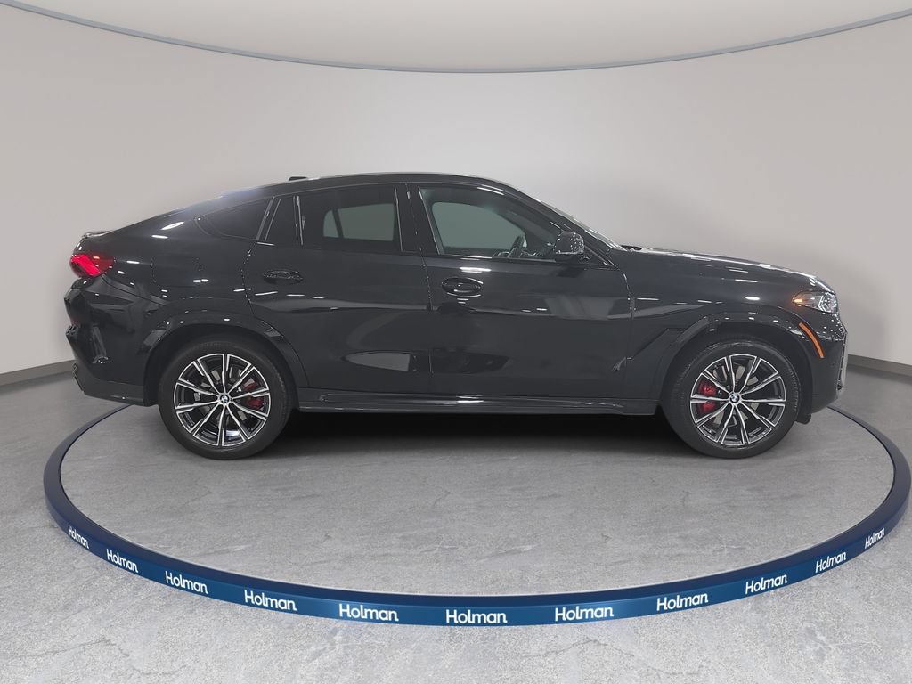 Certified 2025 BMW X6 xDrive40i w/ Premium Package AWD/4WD image 4