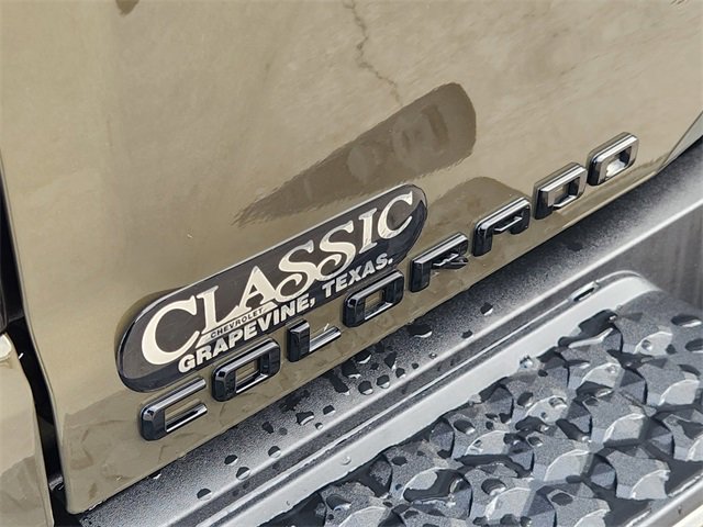 Used 2024 Chevrolet Colorado LT w/ LT Convenience Package III RWD image 9