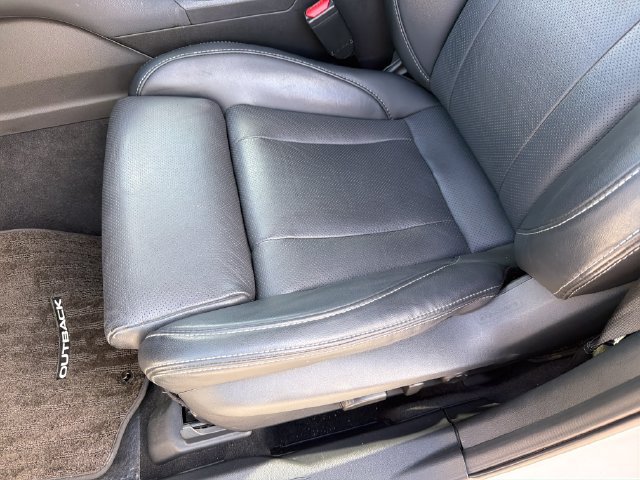 Used 2025 Subaru Outback Limited AWD/4WD image 21
