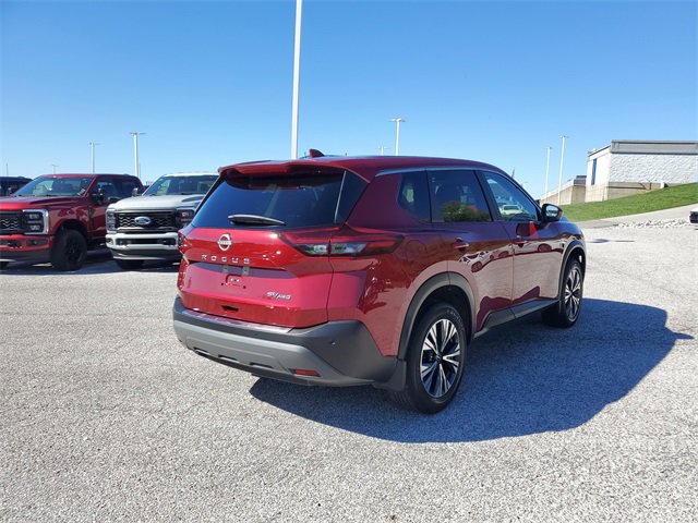 Used 2023 Nissan Rogue SV image 4