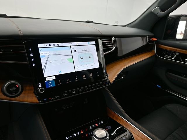 Used 2024 Jeep Grand Wagoneer L Series III image 27