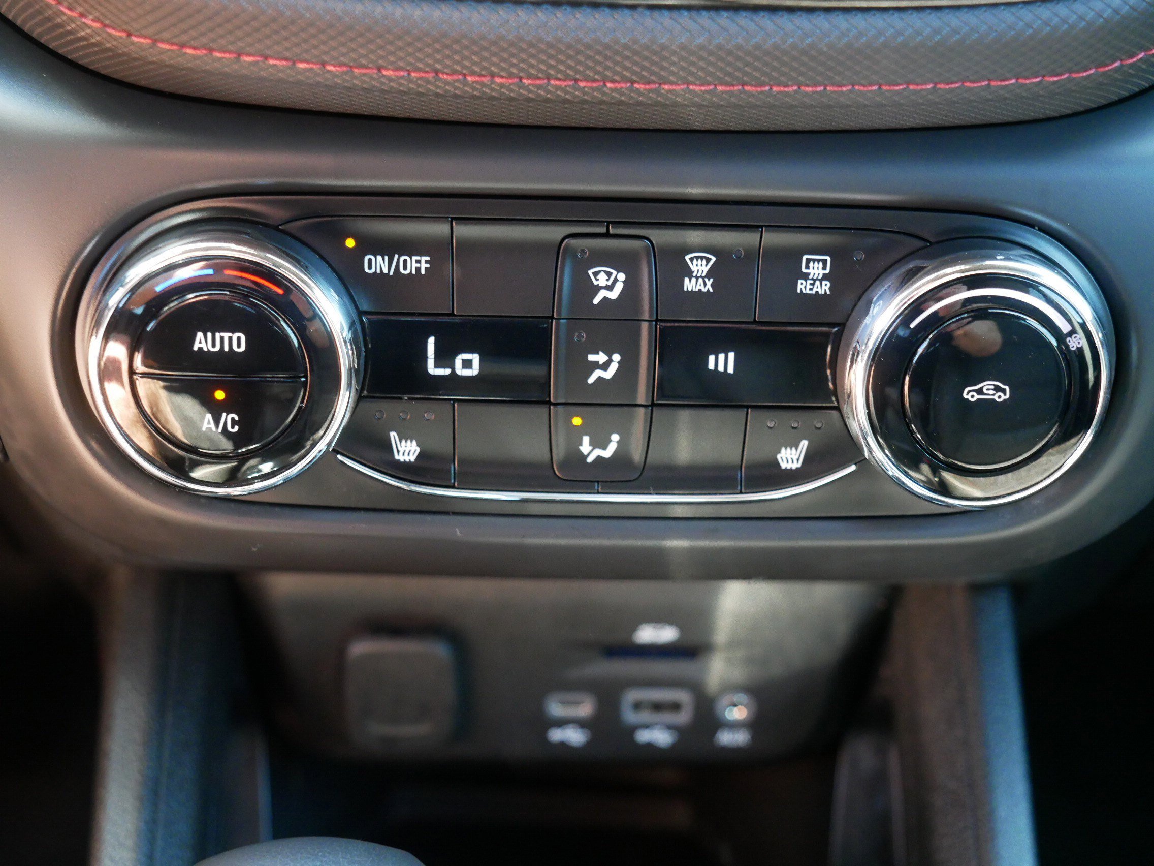 Used 2021 Chevrolet TrailBlazer RS w/ Technology Package image 23