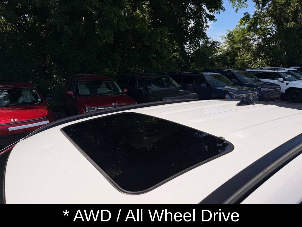 Certified 2025 Hyundai Santa Cruz Limited AWD/4WD image 11