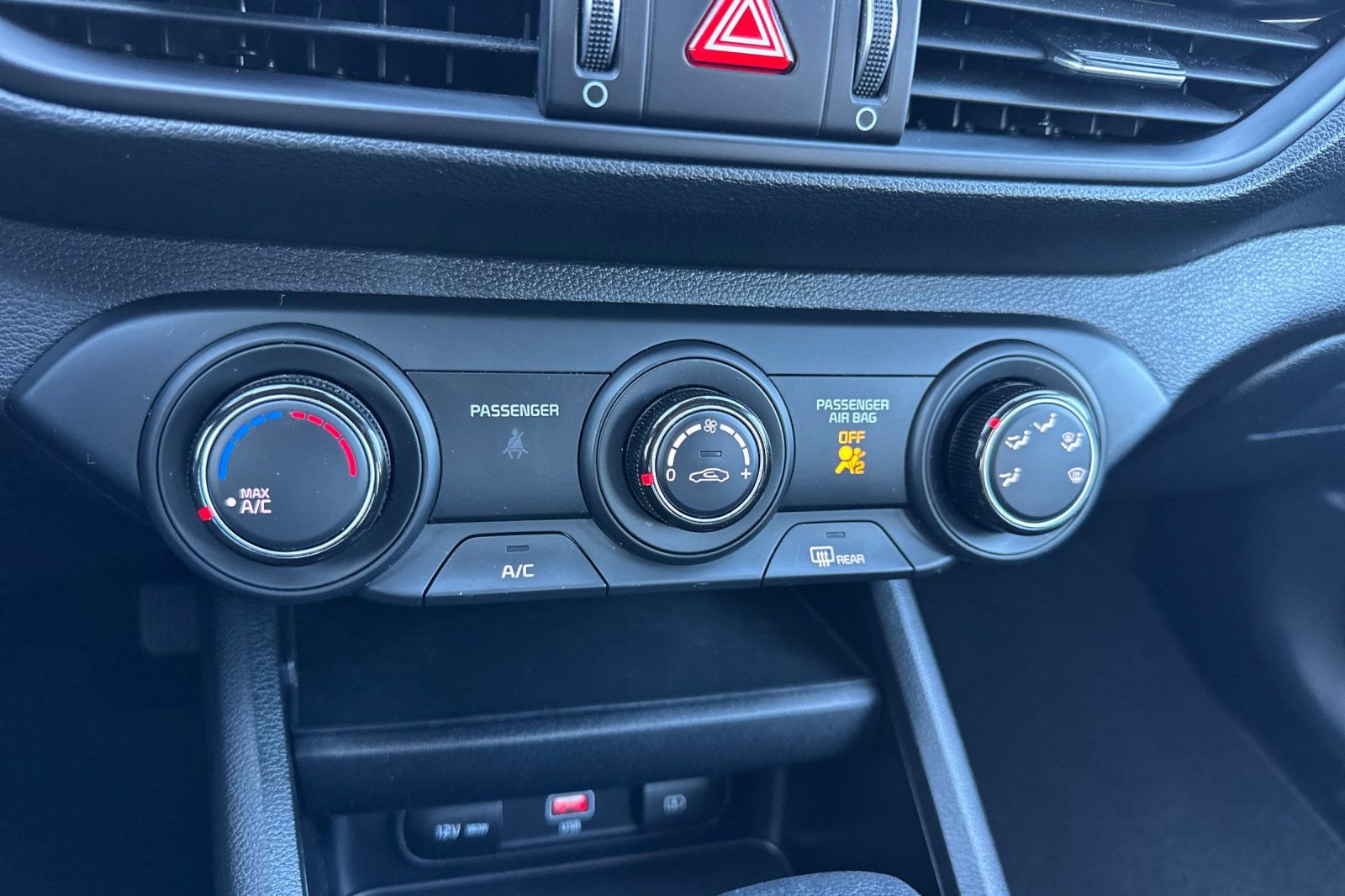 Certified 2024 Kia Forte LXS w/ LXS Technology Package image 28