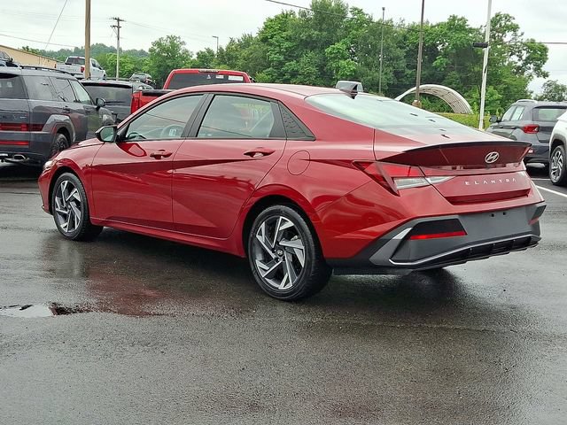Certified 2025 Hyundai Elantra Sport FWD image 4