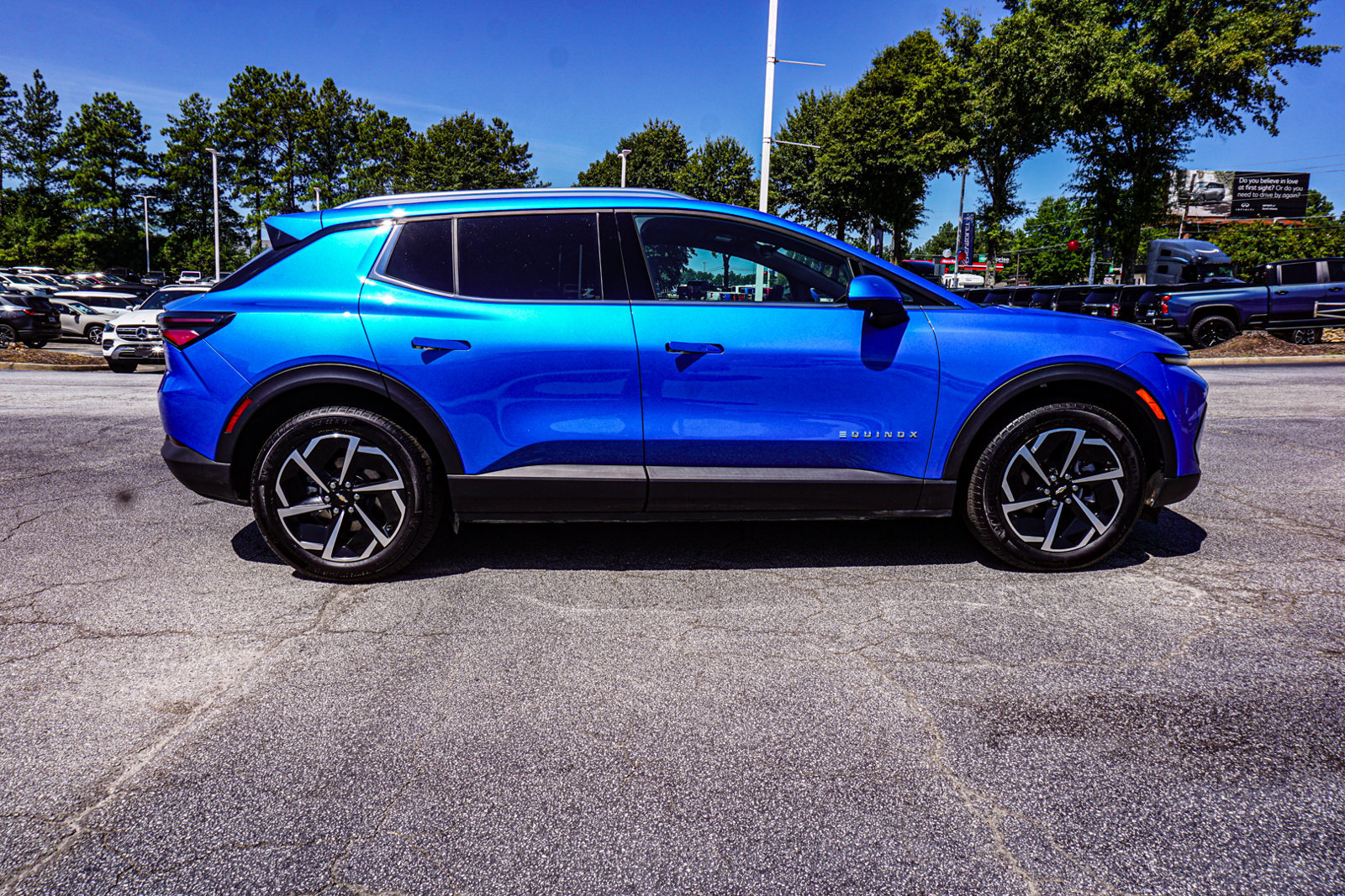 New 2026 Chevrolet Equinox EV LT FWD image 8
