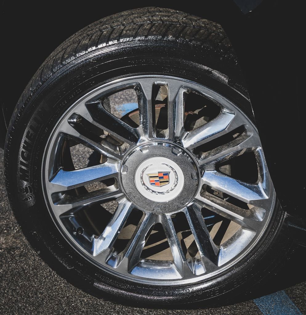 Used 2013 Cadillac Escalade ESV Platinum image 3