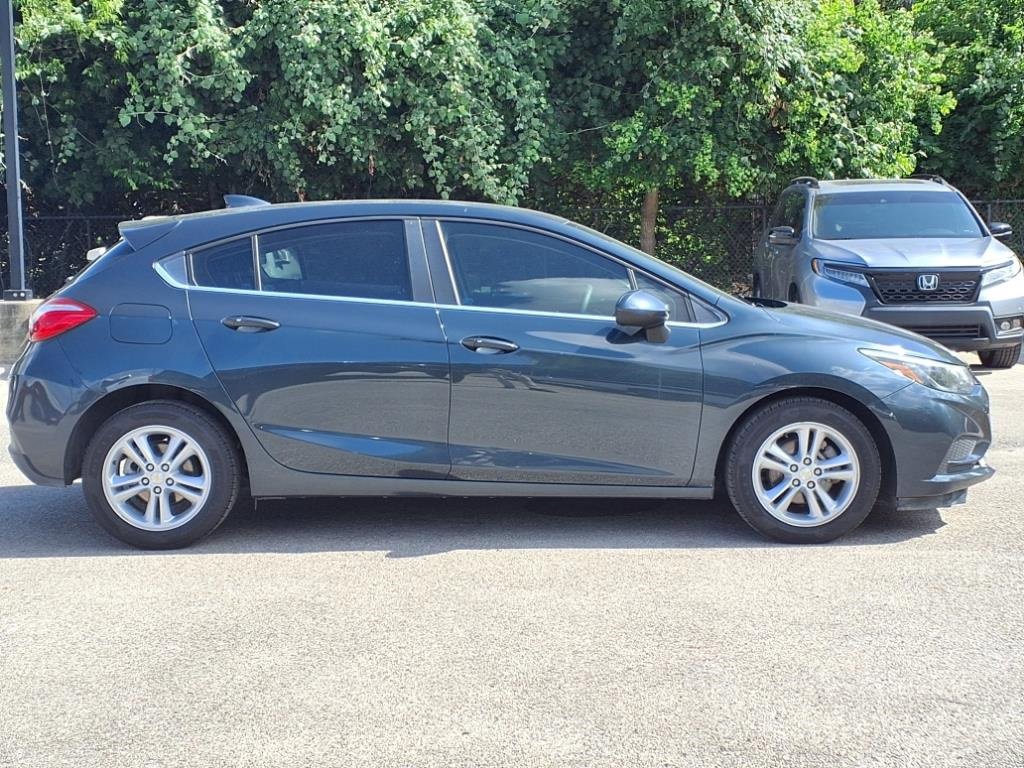 Used 2018 Chevrolet Cruze LT w/ Convenience Package image 27