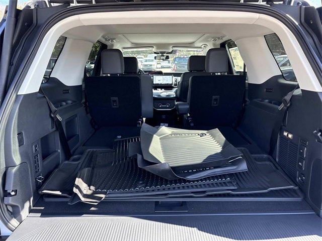 New 2025 Ford Expedition Active image 12