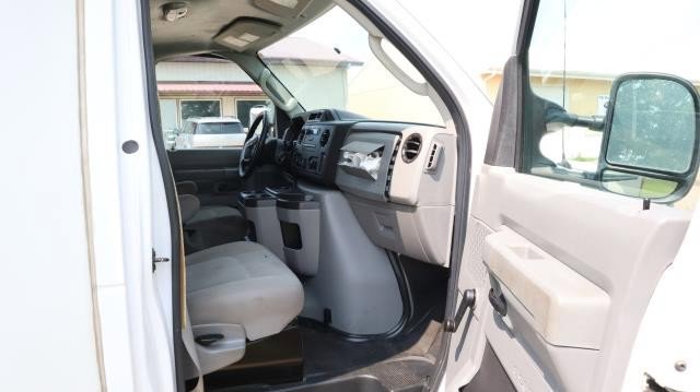Used 2017 Ford E-350 and Econoline 350 Super Duty image 10