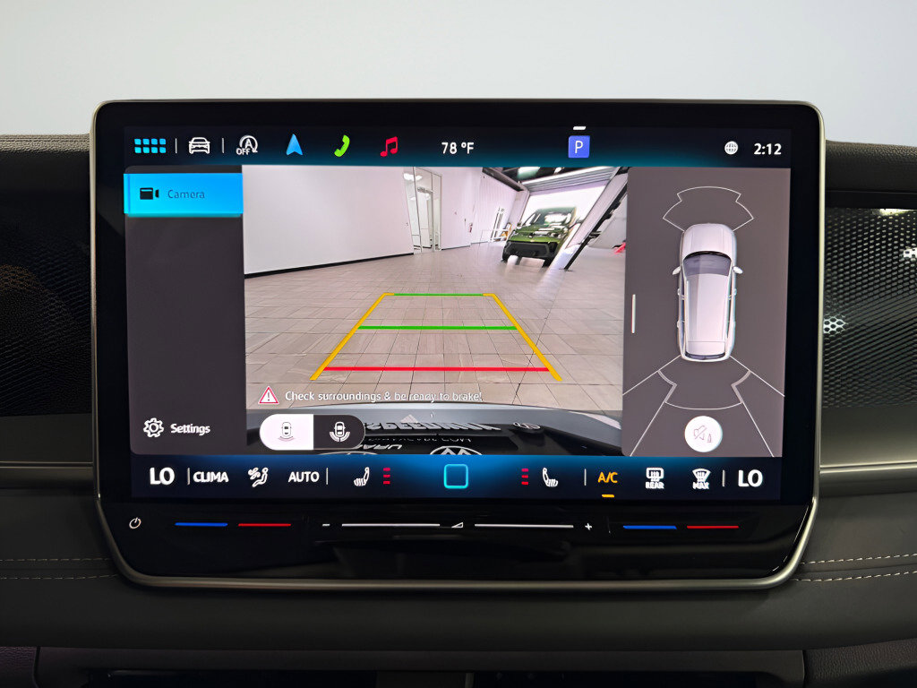 New 2025 Volkswagen Tiguan SE image 17